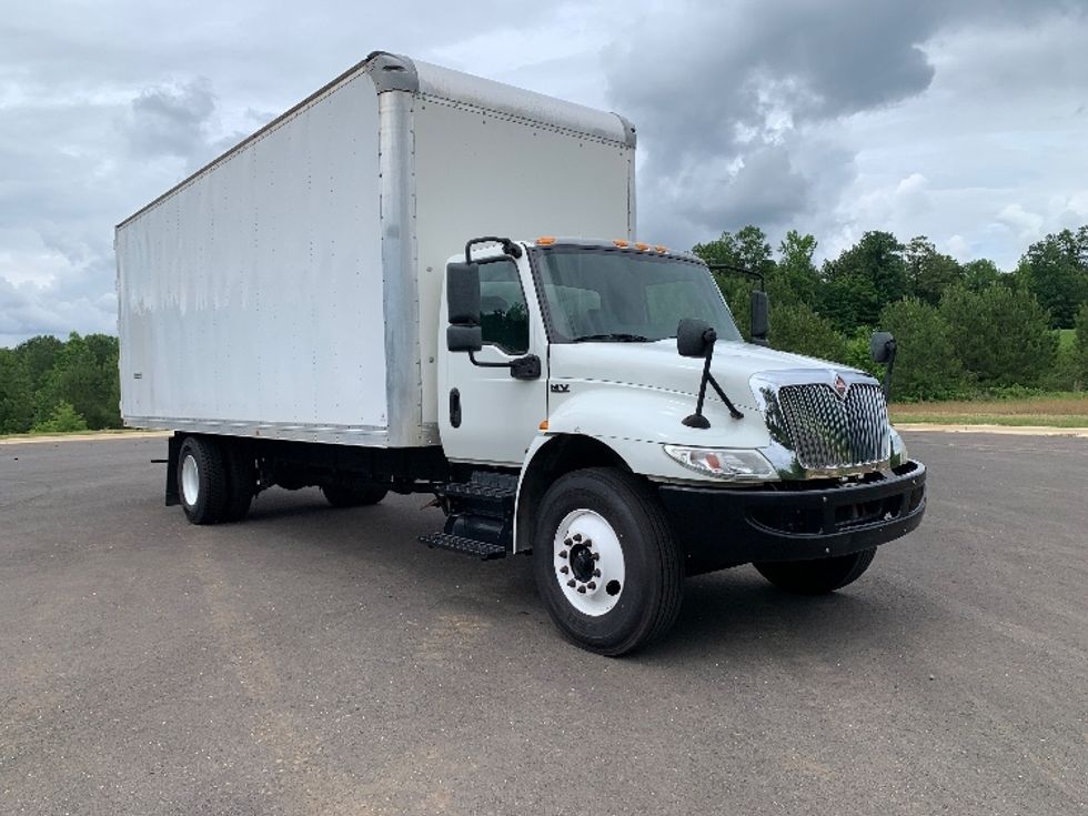 Medium Duty Box Truck-Light and Medium Duty Trucks-International-2020-MV607-Alabaster-AL-267,693\n\t\tmiles-$ 33,500 - Image 1