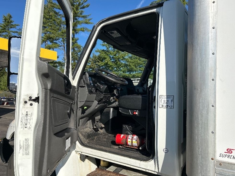 Medium Duty Box Truck-Light and Medium Duty Trucks-International-2020-MV607-Albany-NY-158,795\n\t\tmiles-$ 41,000 - Image 16