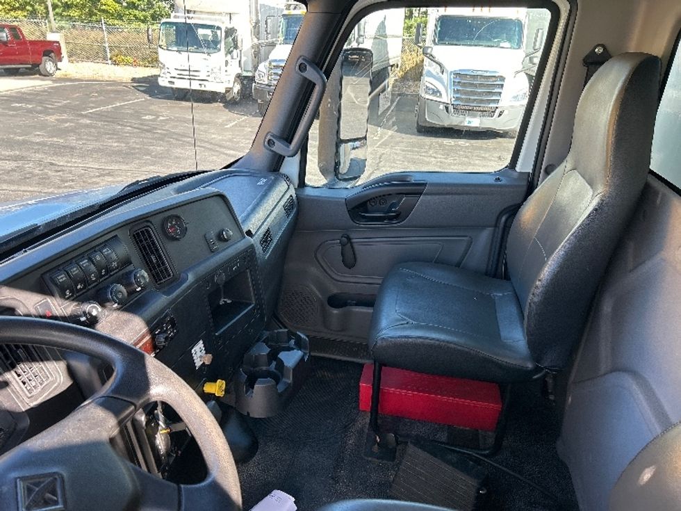 Medium Duty Box Truck-Light and Medium Duty Trucks-International-2020-MV607-Albany-NY-158,795\n\t\tmiles-$ 41,000 - Image 19