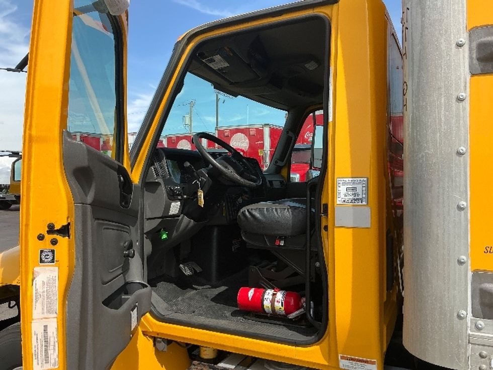 Medium Duty Box Truck-Light and Medium Duty Trucks-International-2020-MV607-Albuquerque-NM-221,888\n\t\tmiles-$ 39,000 - Image 16