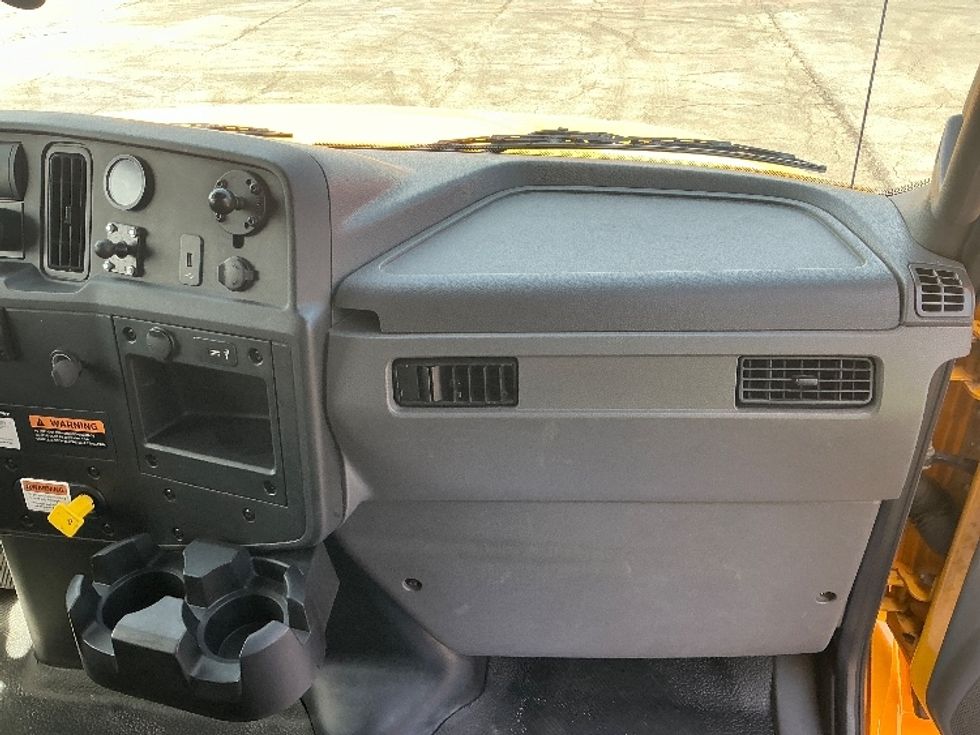 Medium Duty Box Truck-Light and Medium Duty Trucks-International-2020-MV607-Albuquerque-NM-221,888\n\t\tmiles-$ 39,000 - Image 21