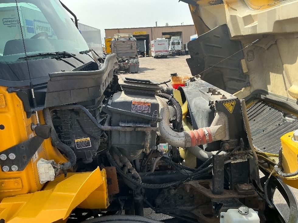 Medium Duty Box Truck-Light and Medium Duty Trucks-International-2020-MV607-Albuquerque-NM-221,888\n\t\tmiles-$ 39,000 - Image 23