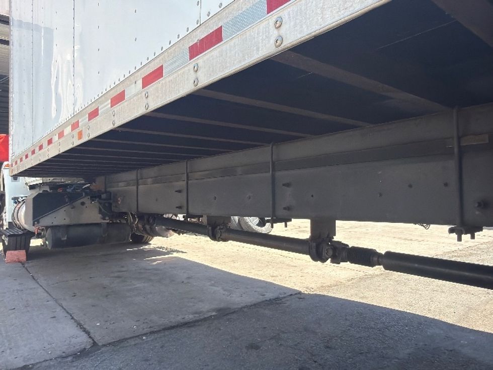 Medium Duty Box Truck-Light and Medium Duty Trucks-International-2020-MV607-Alexandria-VA-90,400\n\t\tmiles-$ 63,500 - Image 14