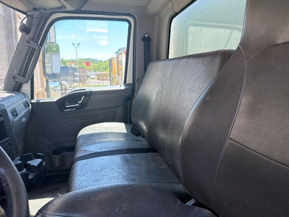 Medium Duty Box Truck-Light and Medium Duty Trucks-International-2020-MV607-Alexandria-VA-90,400\n\t\tmiles-$ 63,500 - Image 18
