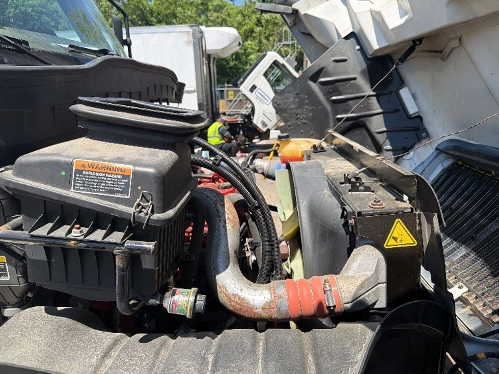 Medium Duty Box Truck-Light and Medium Duty Trucks-International-2020-MV607-Alexandria-VA-90,400\n\t\tmiles-$ 63,500 - Image 22