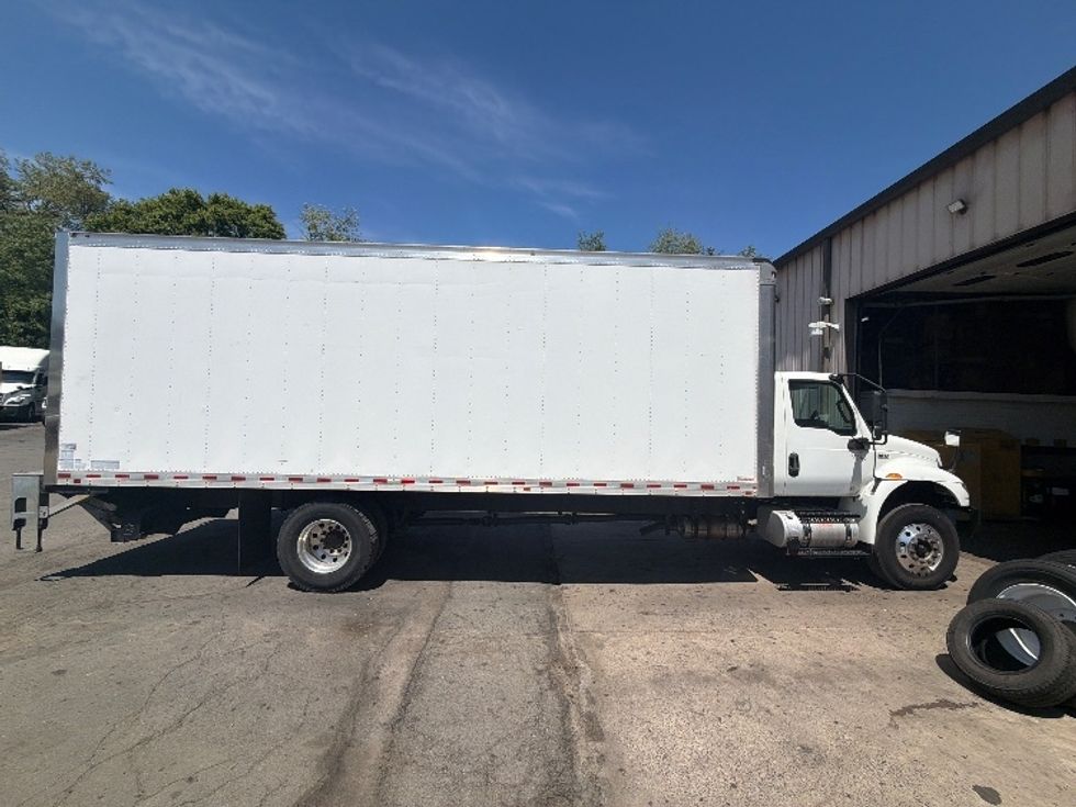 Medium Duty Box Truck-Light and Medium Duty Trucks-International-2020-MV607-Alexandria-VA-90,400\n\t\tmiles-$ 63,500 - Image 4