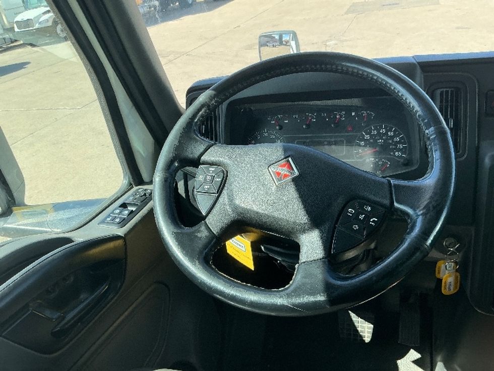 Medium Duty Box Truck-Light and Medium Duty Trucks-International-2020-MV607-Allen Park-MI-210,969\n\t\tmiles-$ 46,250 - Image 18