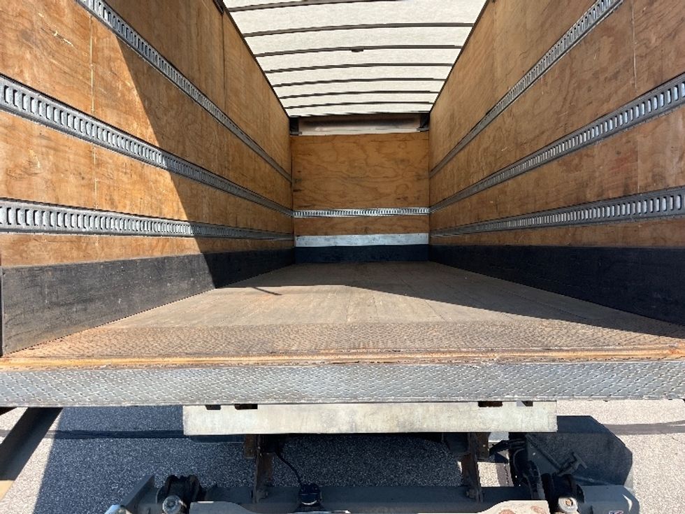 Medium Duty Box Truck-Light and Medium Duty Trucks-International-2020-MV607-Allen Park-MI-217,825\n\t\tmiles-$ 44,750 - Image 10