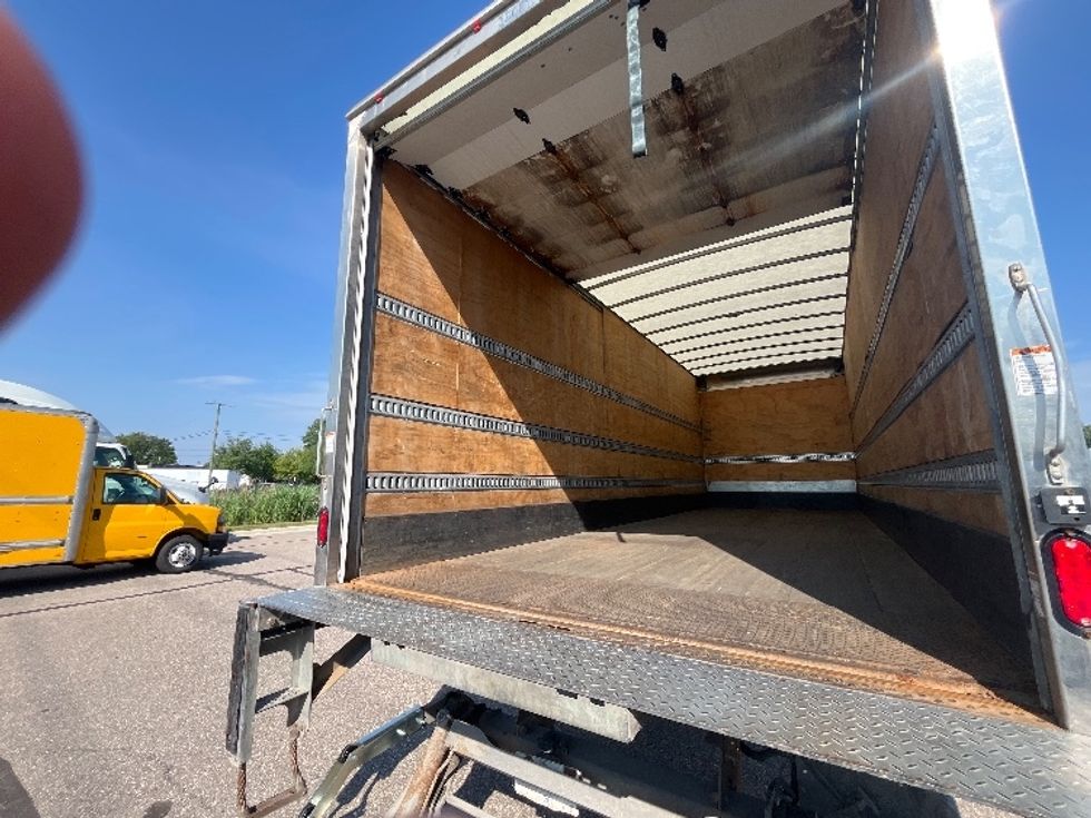 Medium Duty Box Truck-Light and Medium Duty Trucks-International-2020-MV607-Allen Park-MI-217,825\n\t\tmiles-$ 44,750 - Image 11