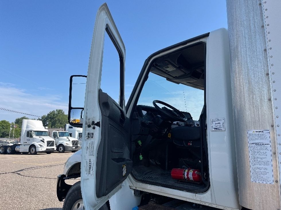Medium Duty Box Truck-Light and Medium Duty Trucks-International-2020-MV607-Allen Park-MI-217,825\n\t\tmiles-$ 44,750 - Image 16