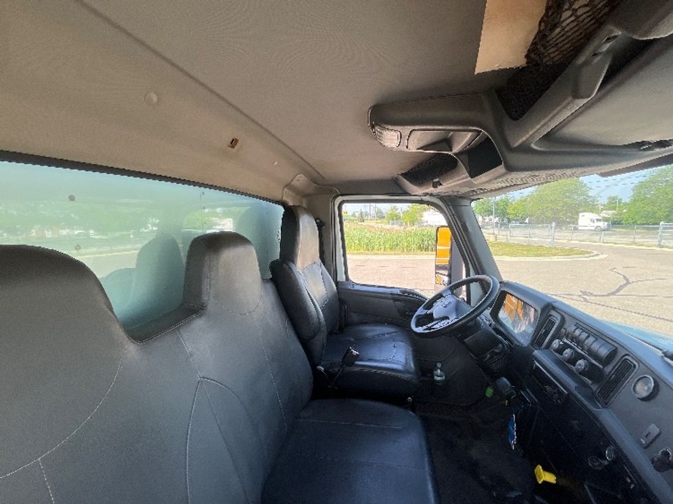Medium Duty Box Truck-Light and Medium Duty Trucks-International-2020-MV607-Allen Park-MI-217,825\n\t\tmiles-$ 44,750 - Image 22
