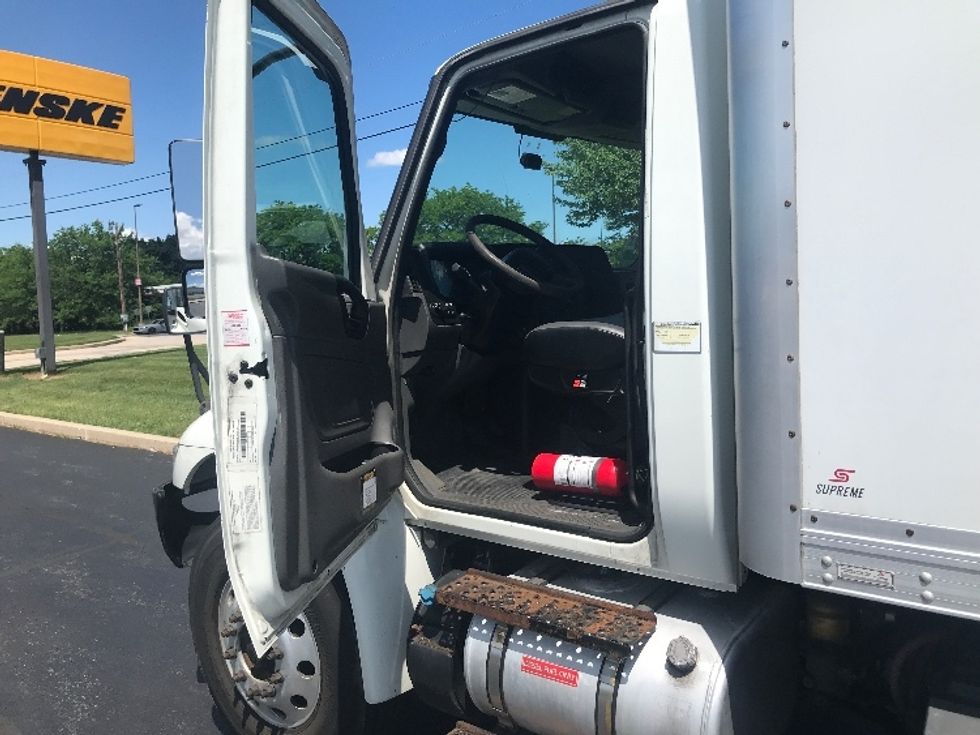Medium Duty Box Truck-Light and Medium Duty Trucks-International-2020-MV607-Allentown-PA-266,366\n\t\tmiles-$ 36,750 - Image 16