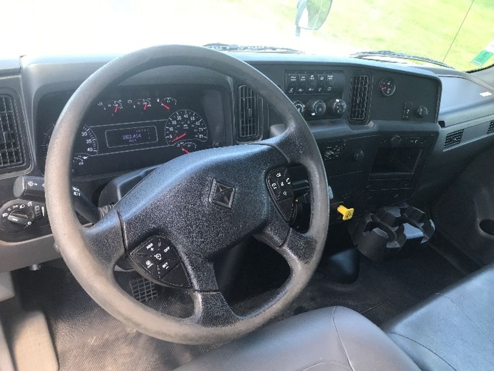 Medium Duty Box Truck-Light and Medium Duty Trucks-International-2020-MV607-Allentown-PA-266,366\n\t\tmiles-$ 36,750 - Image 17