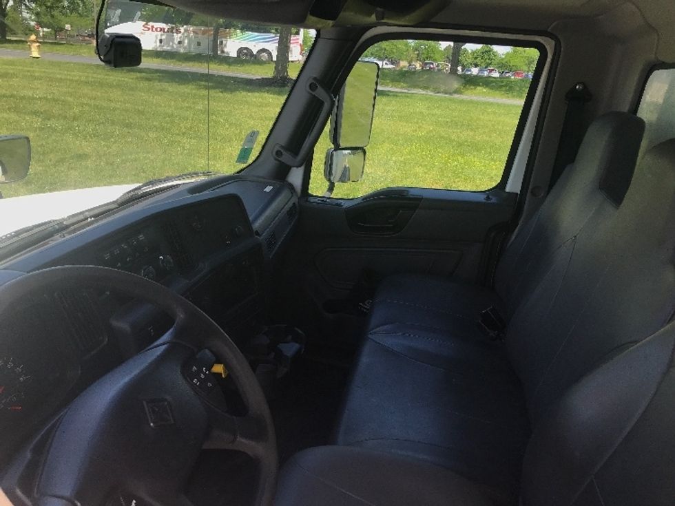 Medium Duty Box Truck-Light and Medium Duty Trucks-International-2020-MV607-Allentown-PA-266,366\n\t\tmiles-$ 36,750 - Image 19