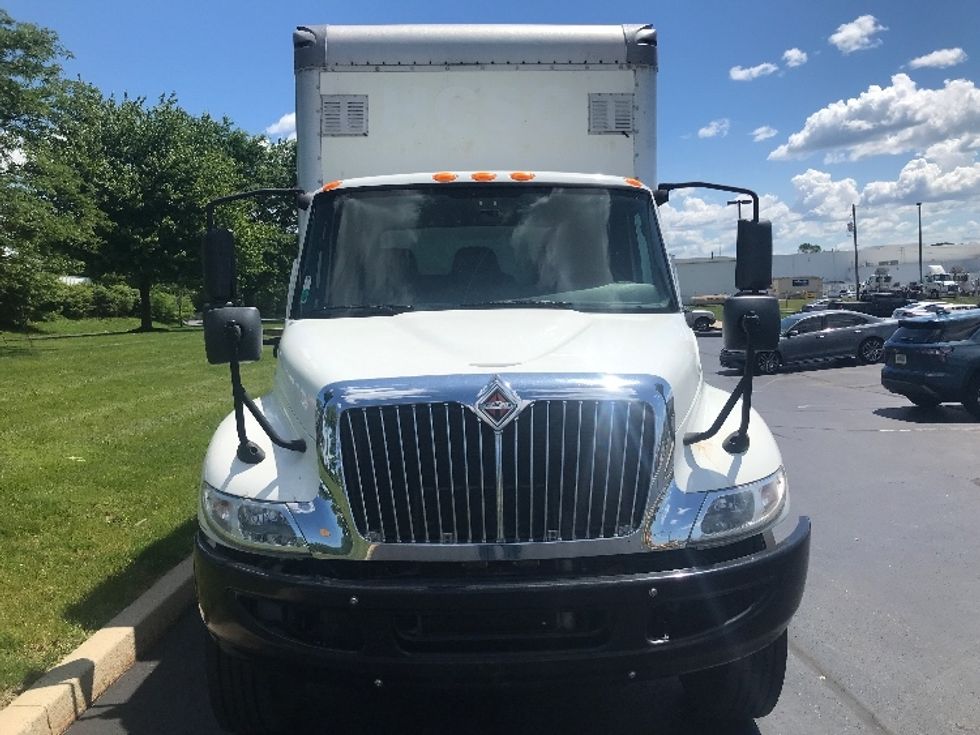 Medium Duty Box Truck-Light and Medium Duty Trucks-International-2020-MV607-Allentown-PA-266,366\n\t\tmiles-$ 36,750 - Image 2