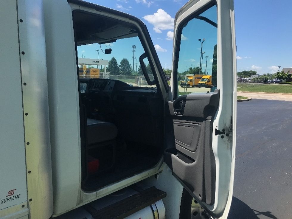 Medium Duty Box Truck-Light and Medium Duty Trucks-International-2020-MV607-Allentown-PA-266,366\n\t\tmiles-$ 36,750 - Image 20