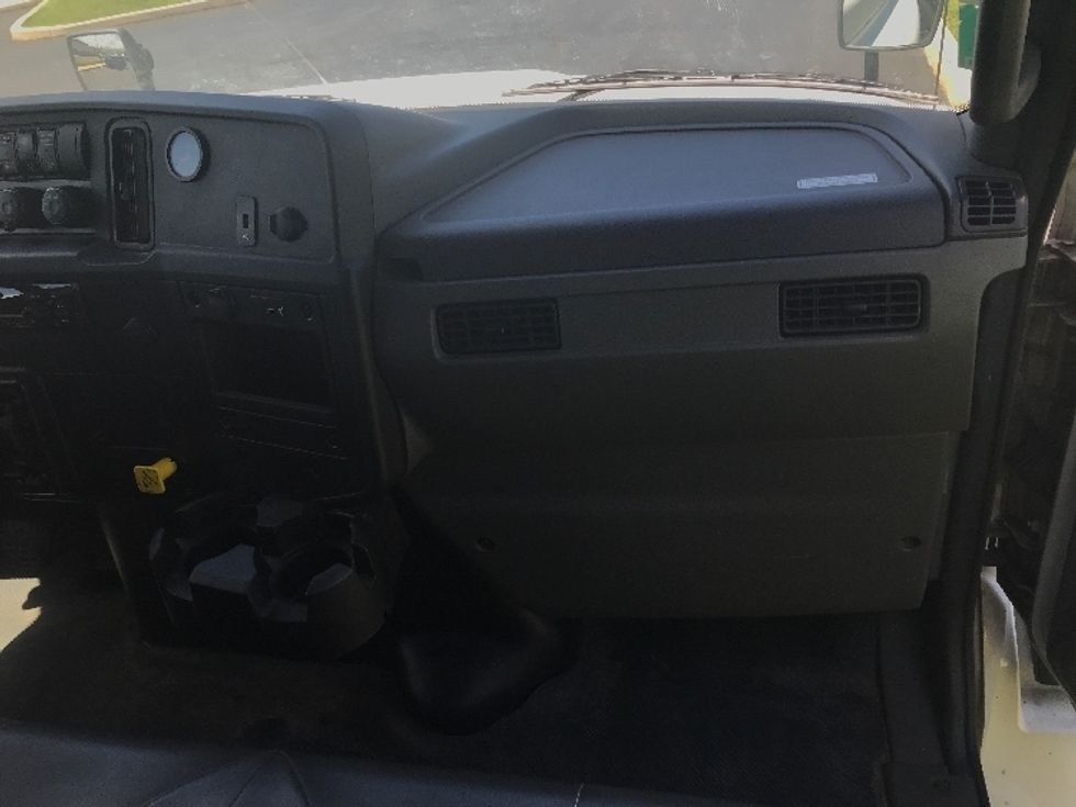 Medium Duty Box Truck-Light and Medium Duty Trucks-International-2020-MV607-Allentown-PA-266,366\n\t\tmiles-$ 36,750 - Image 21