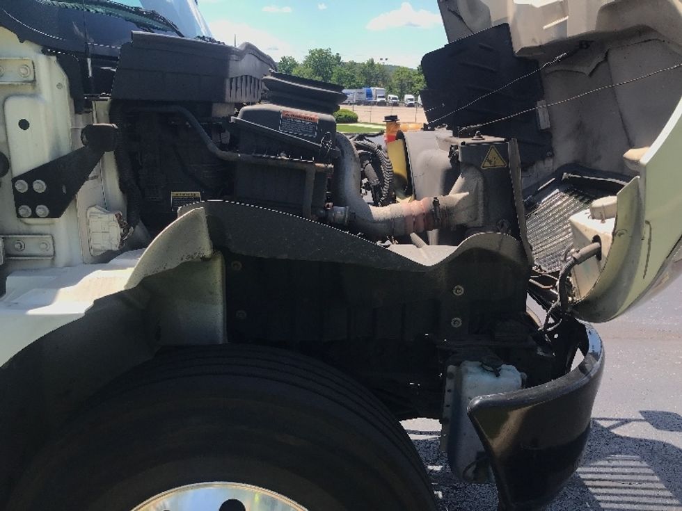 Medium Duty Box Truck-Light and Medium Duty Trucks-International-2020-MV607-Allentown-PA-266,366\n\t\tmiles-$ 36,750 - Image 23