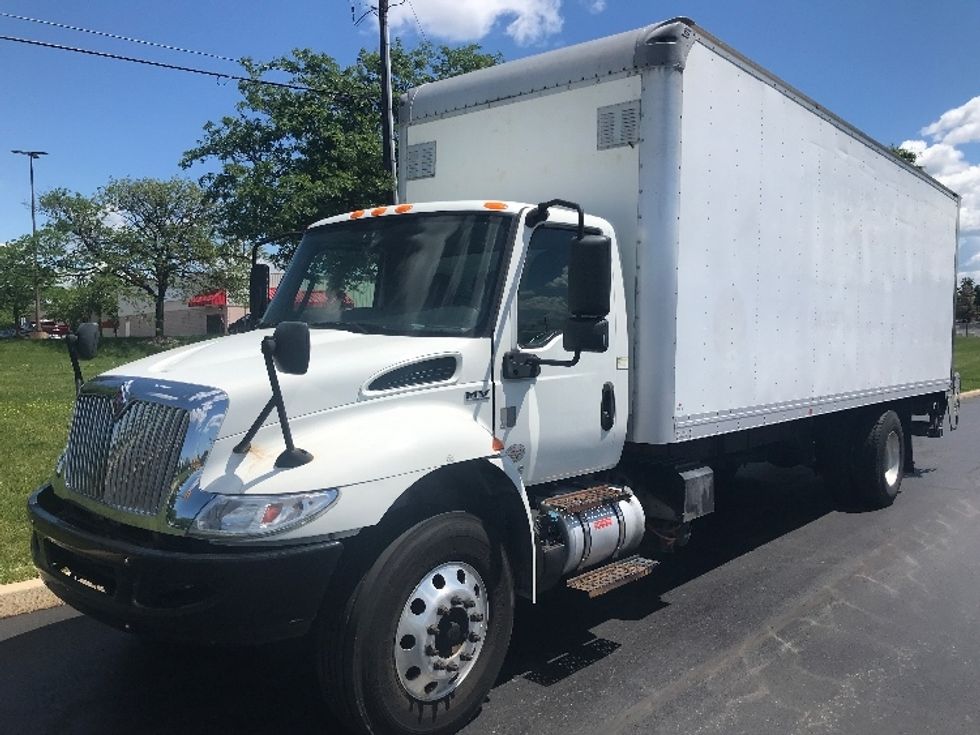 Medium Duty Box Truck-Light and Medium Duty Trucks-International-2020-MV607-Allentown-PA-266,366\n\t\tmiles-$ 36,750 - Image 3