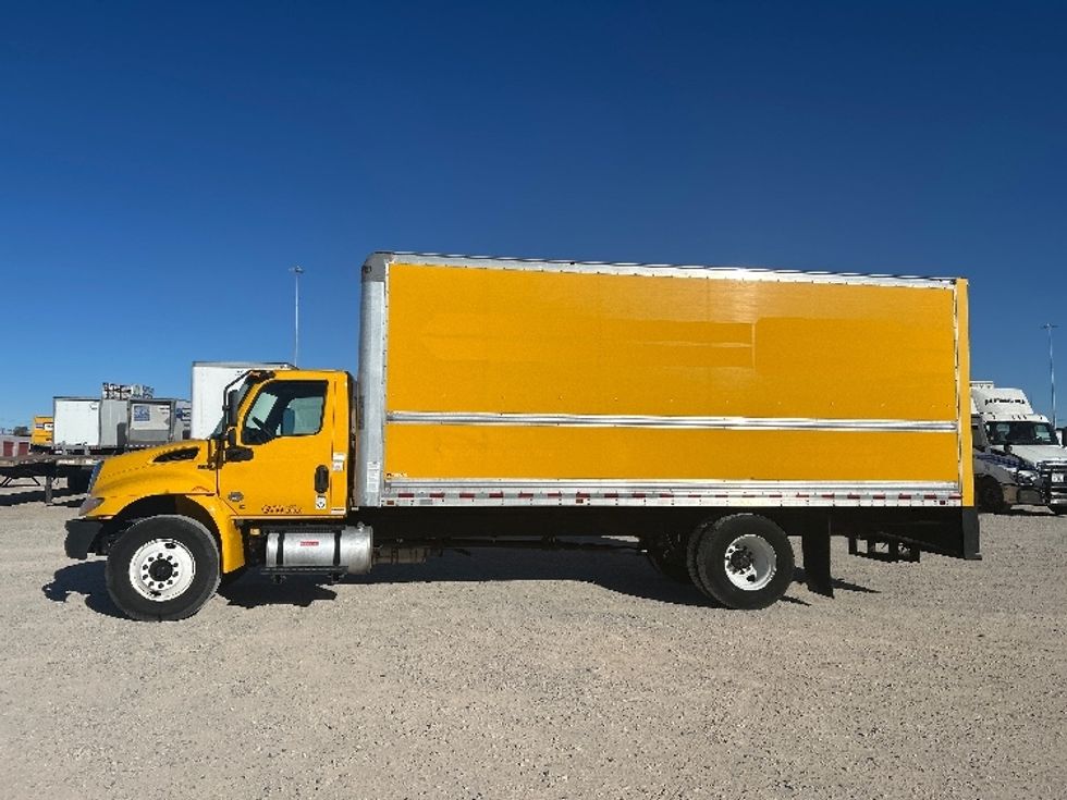 Medium Duty Box Truck-Light and Medium Duty Trucks-International-2020-MV607-Amarillo-TX-185,652\n\t\tmiles-$ 31,000 - Image 4