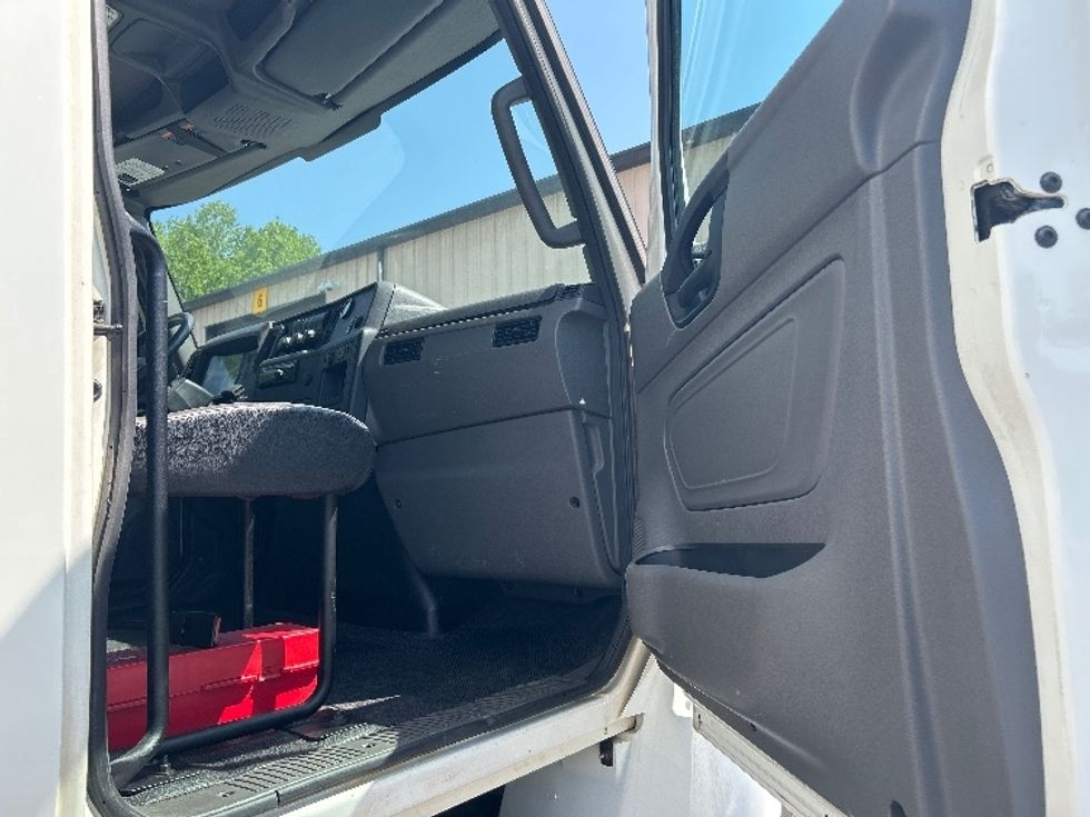 Medium Duty Box Truck-Light and Medium Duty Trucks-International-2020-MV607-Anderson-SC-140,682\n\t\tmiles-$ 54,000 - Image 19