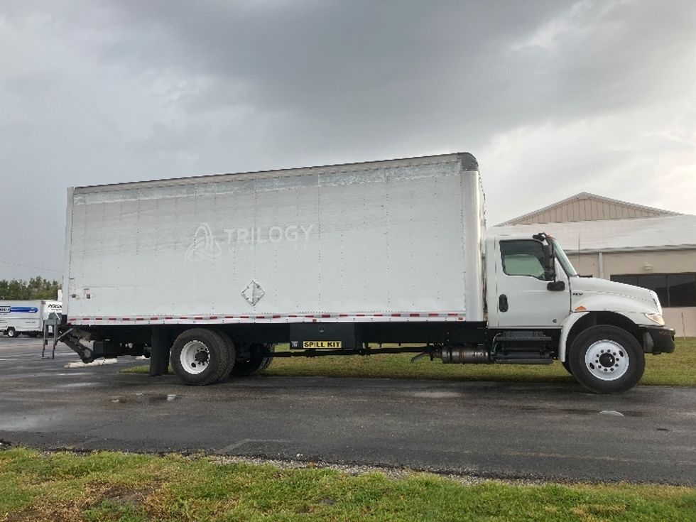 Medium Duty Box Truck-Light and Medium Duty Trucks-International-2020-MV607-Apopka-FL-135,582\n\t\tmiles-$ 58,000 - Image 15