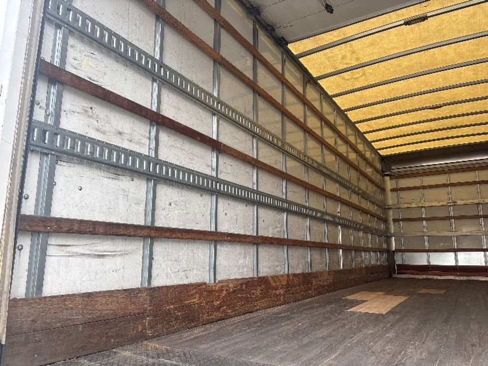 Medium Duty Box Truck-Light and Medium Duty Trucks-International-2020-MV607-Asheville-NC-264,400\n\t\tmiles-$ 36,500 - Image 11