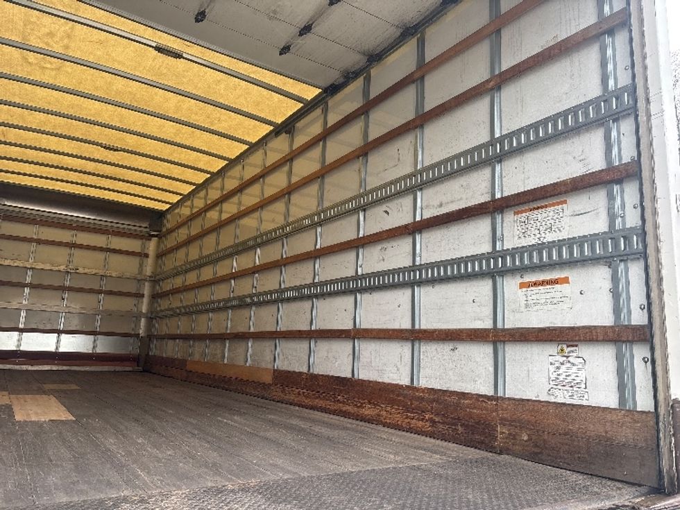 Medium Duty Box Truck-Light and Medium Duty Trucks-International-2020-MV607-Asheville-NC-264,400\n\t\tmiles-$ 36,500 - Image 12