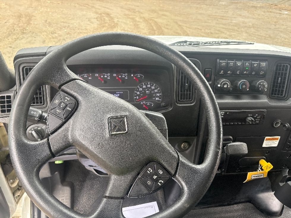 Medium Duty Box Truck-Light and Medium Duty Trucks-International-2020-MV607-Asheville-NC-264,400\n\t\tmiles-$ 36,500 - Image 17