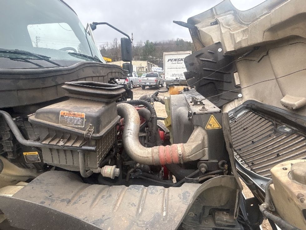 Medium Duty Box Truck-Light and Medium Duty Trucks-International-2020-MV607-Asheville-NC-264,400\n\t\tmiles-$ 36,500 - Image 23