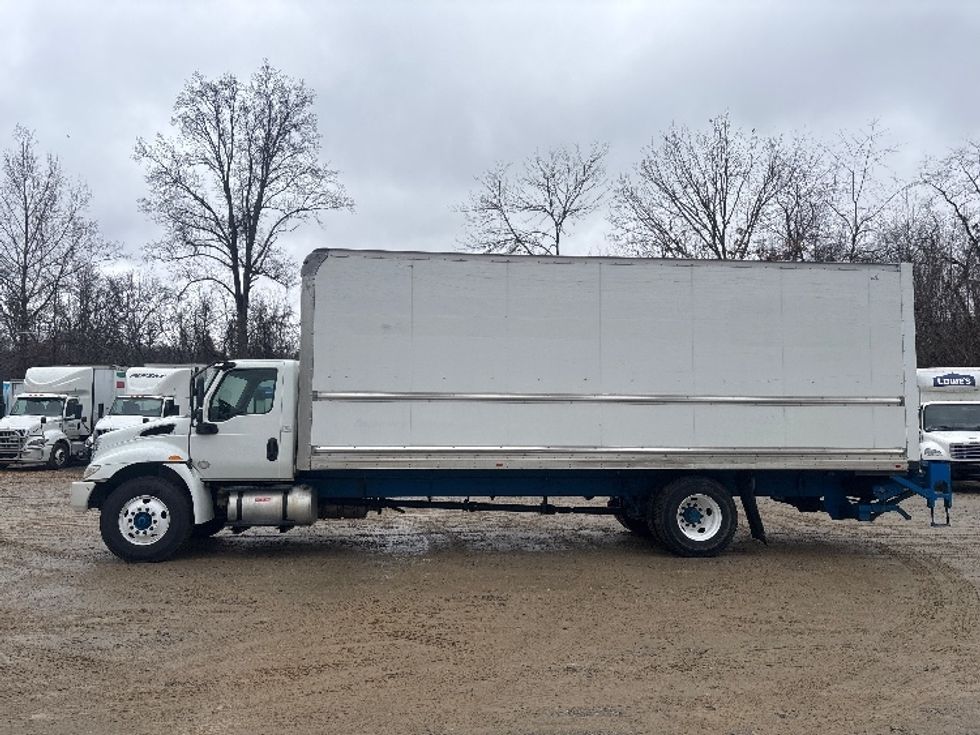 Medium Duty Box Truck-Light and Medium Duty Trucks-International-2020-MV607-Asheville-NC-264,400\n\t\tmiles-$ 36,500 - Image 4