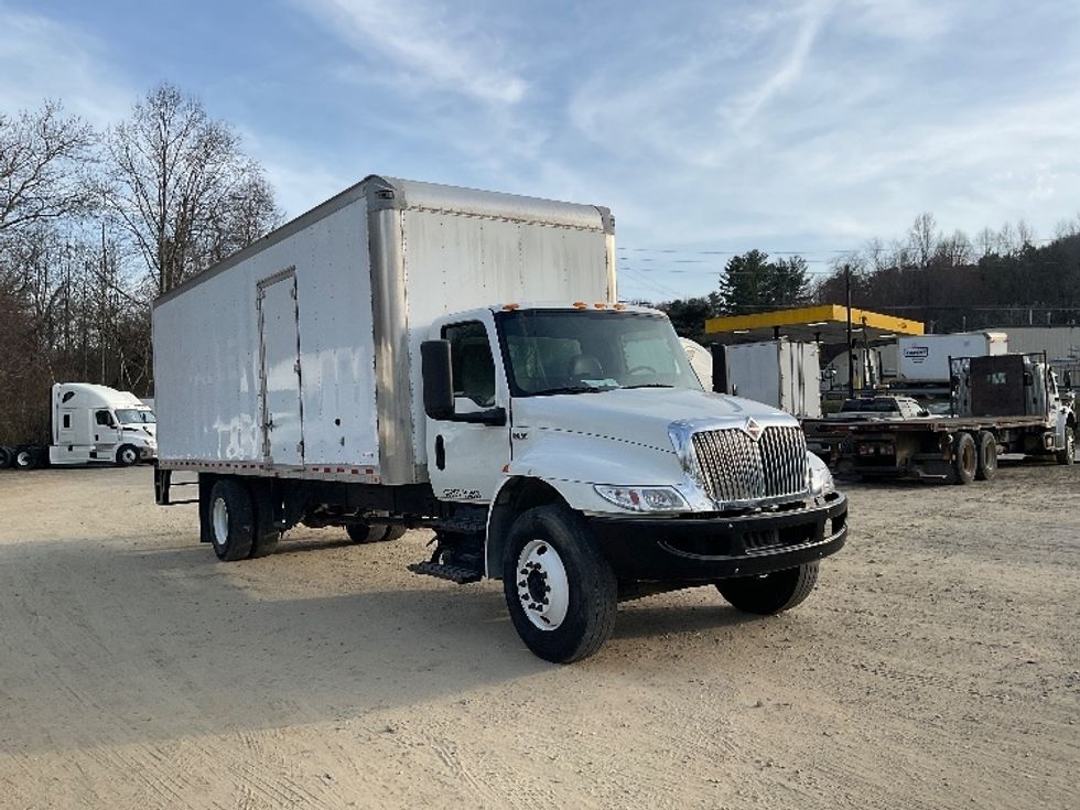 Medium Duty Box Truck-Light and Medium Duty Trucks-International-2020-MV607-Asheville-NC-82,824\n\t\tmiles-$ 49,250 - Image 1