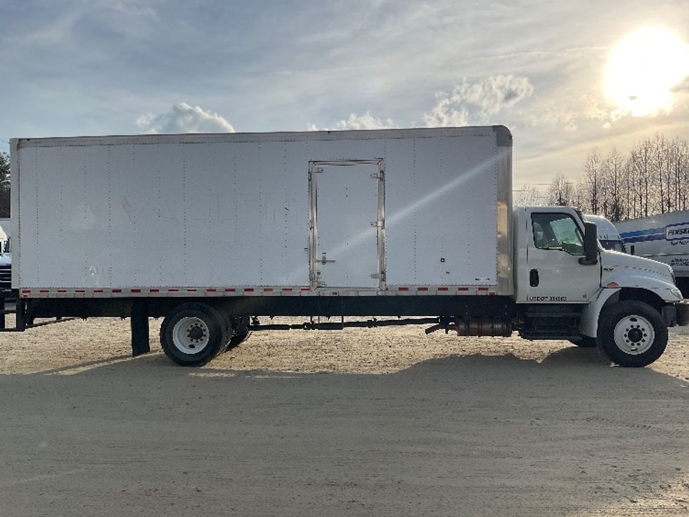 Medium Duty Box Truck-Light and Medium Duty Trucks-International-2020-MV607-Asheville-NC-82,824\n\t\tmiles-$ 49,250 - Image 13