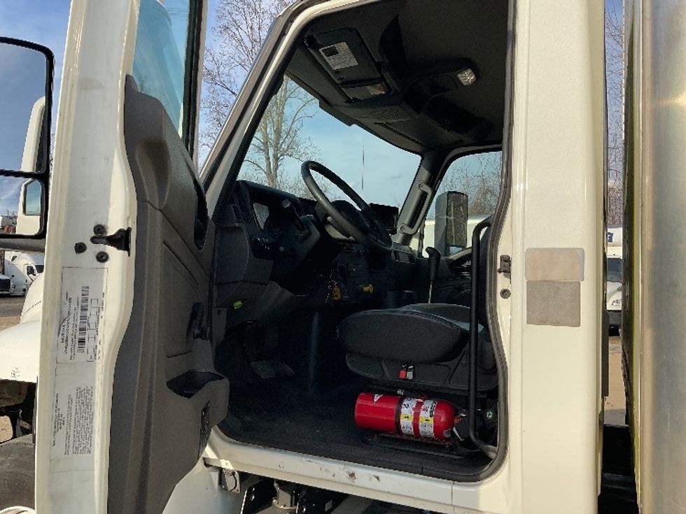 Medium Duty Box Truck-Light and Medium Duty Trucks-International-2020-MV607-Asheville-NC-82,824\n\t\tmiles-$ 49,250 - Image 14