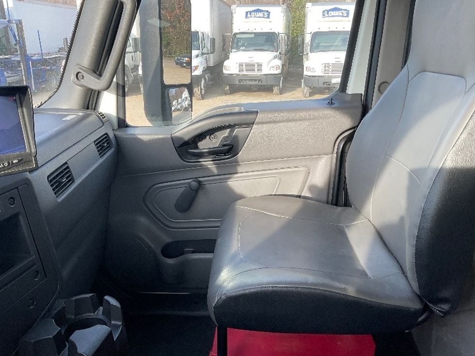 Medium Duty Box Truck-Light and Medium Duty Trucks-International-2020-MV607-Asheville-NC-82,824\n\t\tmiles-$ 49,250 - Image 16