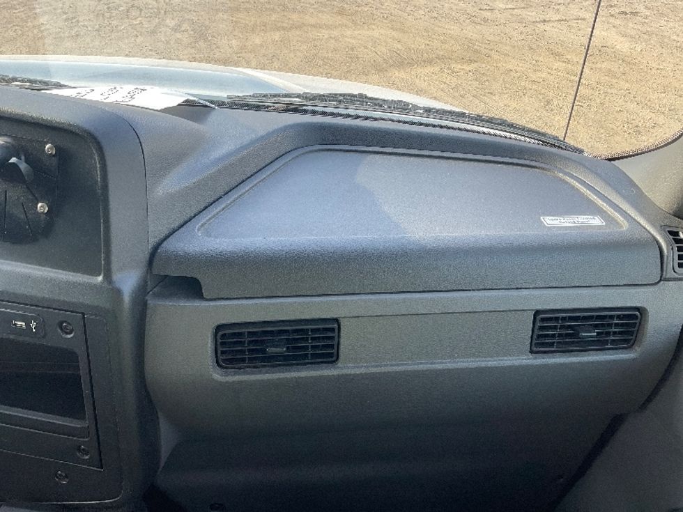 Medium Duty Box Truck-Light and Medium Duty Trucks-International-2020-MV607-Asheville-NC-82,824\n\t\tmiles-$ 49,250 - Image 18