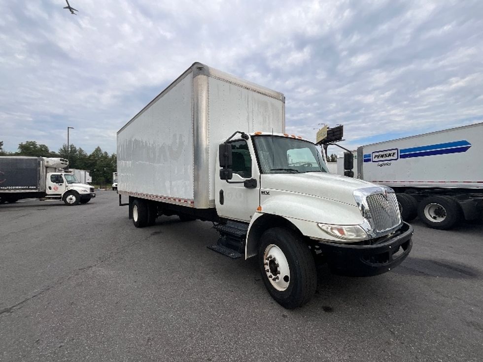 Medium Duty Box Truck-Light and Medium Duty Trucks-International-2020-MV607-Atlanta (Forest Park)-GA-67,490\n\t\tmiles-$ 63,000 - Image 1