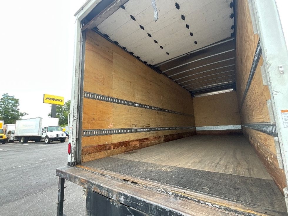 Medium Duty Box Truck-Light and Medium Duty Trucks-International-2020-MV607-Atlanta (Forest Park)-GA-67,490\n\t\tmiles-$ 63,000 - Image 11