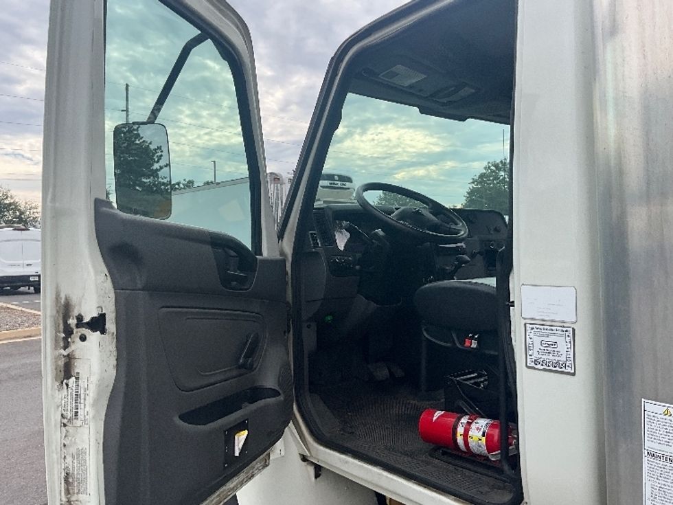 Medium Duty Box Truck-Light and Medium Duty Trucks-International-2020-MV607-Atlanta (Forest Park)-GA-67,490\n\t\tmiles-$ 63,000 - Image 16