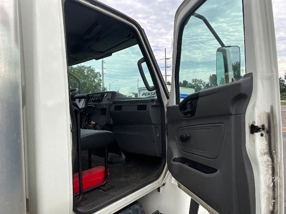 Medium Duty Box Truck-Light and Medium Duty Trucks-International-2020-MV607-Atlanta (Forest Park)-GA-67,490\n\t\tmiles-$ 63,000 - Image 20