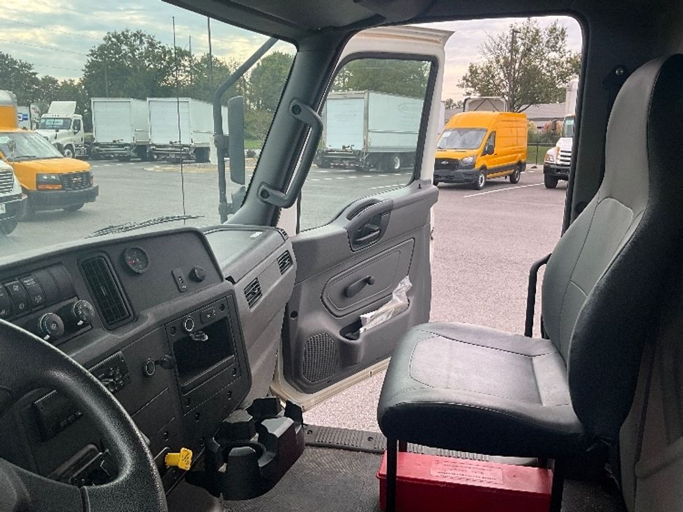 Medium Duty Box Truck-Light and Medium Duty Trucks-International-2020-MV607-Atlanta (Forest Park)-GA-67,490\n\t\tmiles-$ 63,000 - Image 19