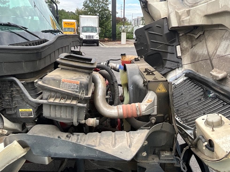 Medium Duty Box Truck-Light and Medium Duty Trucks-International-2020-MV607-Atlanta (Forest Park)-GA-67,490\n\t\tmiles-$ 63,000 - Image 23