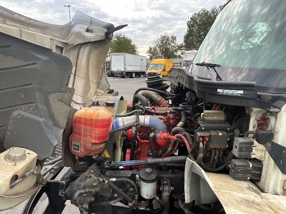 Medium Duty Box Truck-Light and Medium Duty Trucks-International-2020-MV607-Atlanta (Forest Park)-GA-67,490\n\t\tmiles-$ 63,000 - Image 24