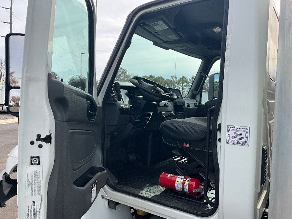 Medium Duty Box Truck-Light and Medium Duty Trucks-International-2020-MV607-Atlanta-GA-109,965\n\t\tmiles-$ 69,750 - Image 16