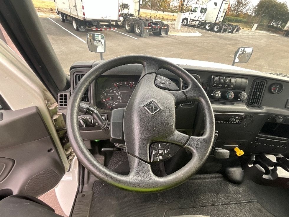 Medium Duty Box Truck-Light and Medium Duty Trucks-International-2020-MV607-Atlanta-GA-109,965\n\t\tmiles-$ 69,750 - Image 18