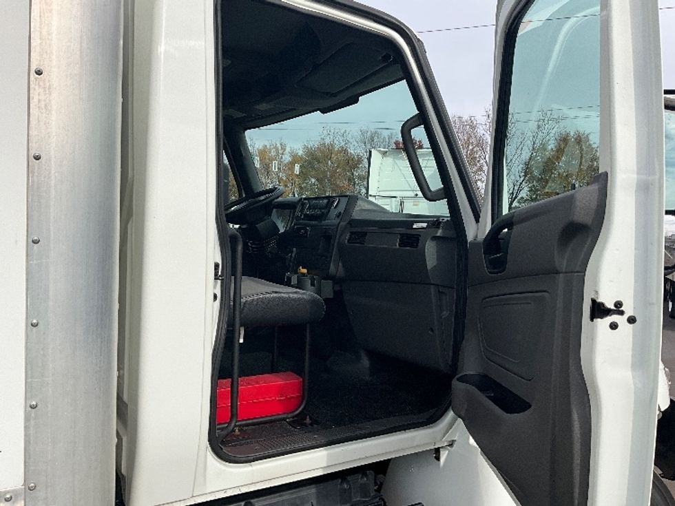 Medium Duty Box Truck-Light and Medium Duty Trucks-International-2020-MV607-Atlanta-GA-109,965\n\t\tmiles-$ 69,750 - Image 20