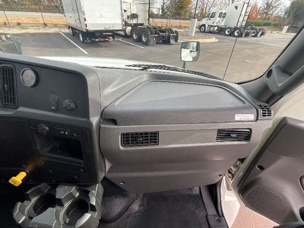 Medium Duty Box Truck-Light and Medium Duty Trucks-International-2020-MV607-Atlanta-GA-109,965\n\t\tmiles-$ 69,750 - Image 21