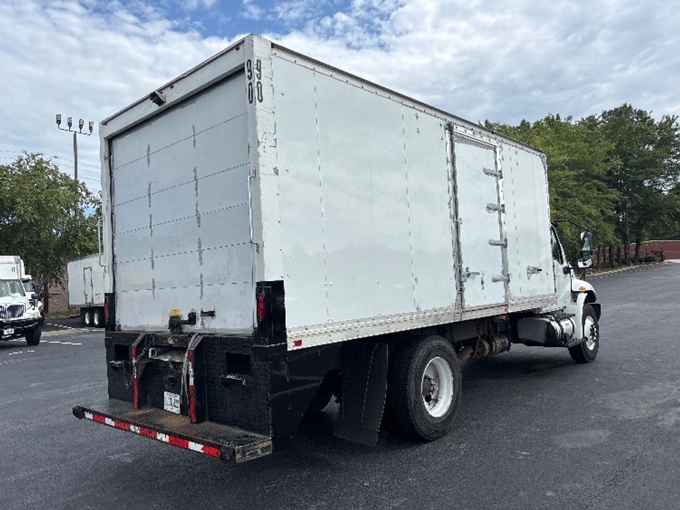 Medium Duty Box Truck-Light and Medium Duty Trucks-International-2020-MV607-Atlanta-GA-114,278\n\t\tmiles-$ 41,000 - Image 12