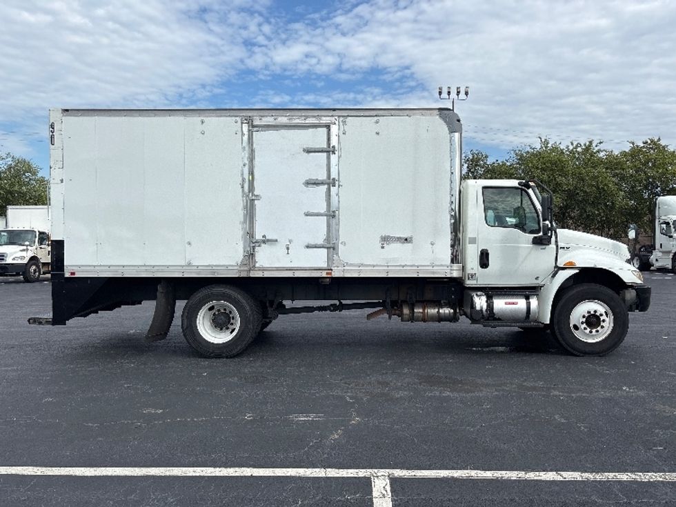 Medium Duty Box Truck-Light and Medium Duty Trucks-International-2020-MV607-Atlanta-GA-114,278\n\t\tmiles-$ 41,000 - Image 14