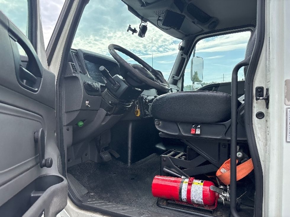 Medium Duty Box Truck-Light and Medium Duty Trucks-International-2020-MV607-Atlanta-GA-114,278\n\t\tmiles-$ 41,000 - Image 15